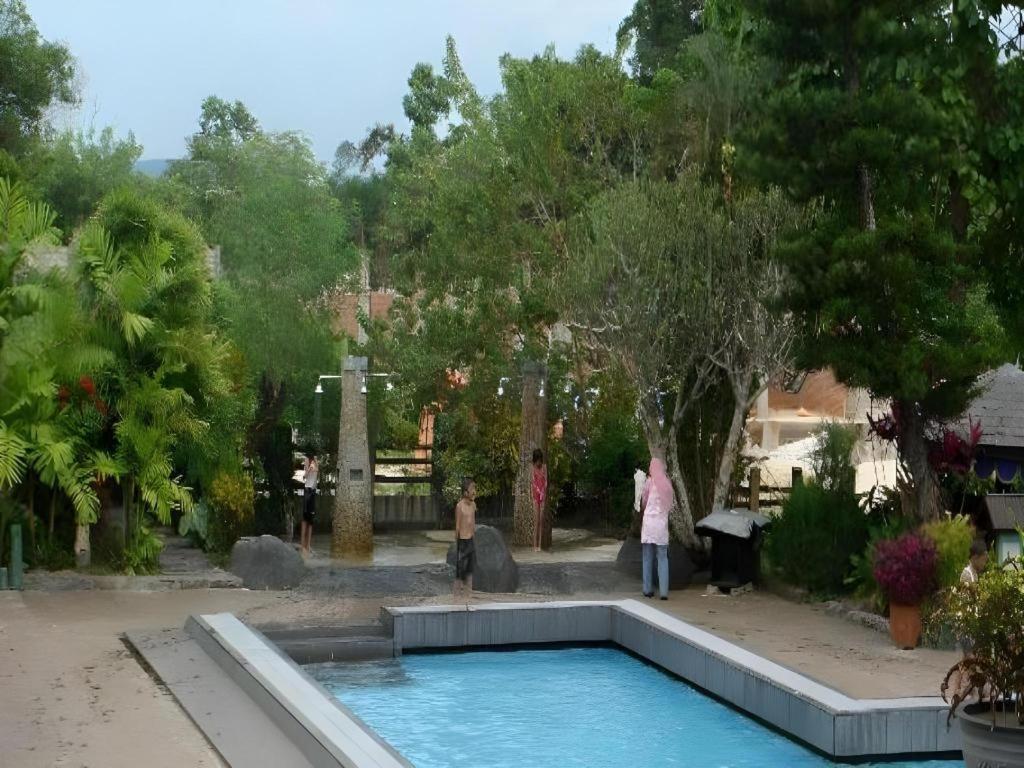 Wonua Monapa Hotel Resort Kendari Extérieur photo