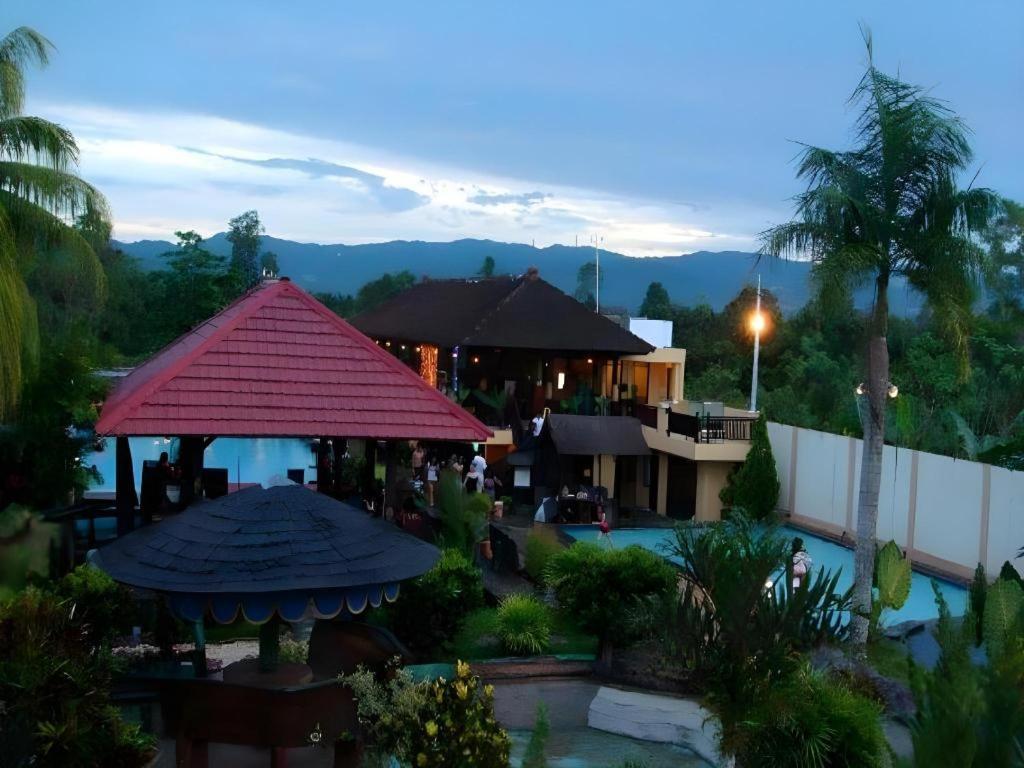Wonua Monapa Hotel Resort Kendari Extérieur photo