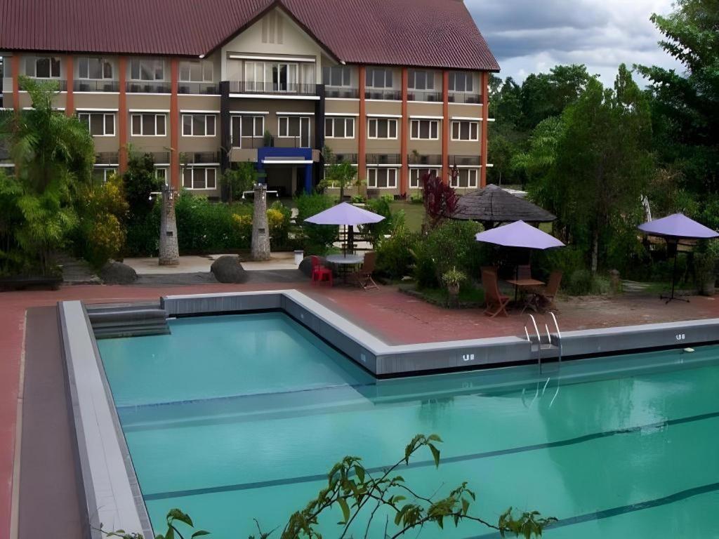Wonua Monapa Hotel Resort Kendari Extérieur photo