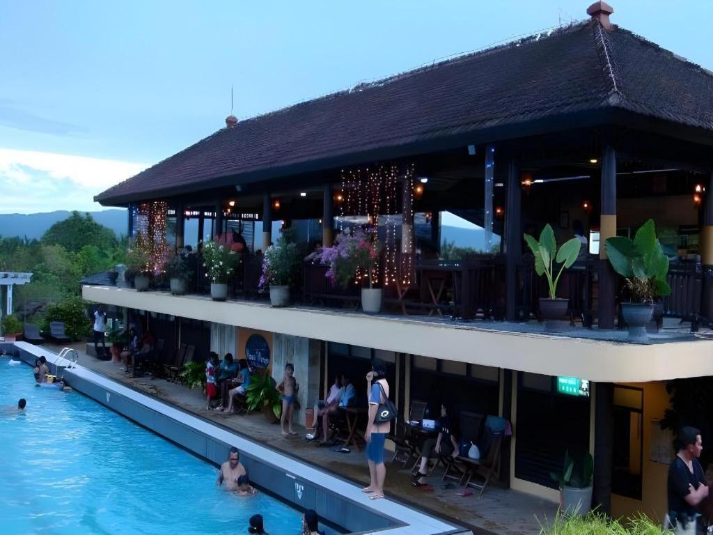 Wonua Monapa Hotel Resort Kendari Extérieur photo