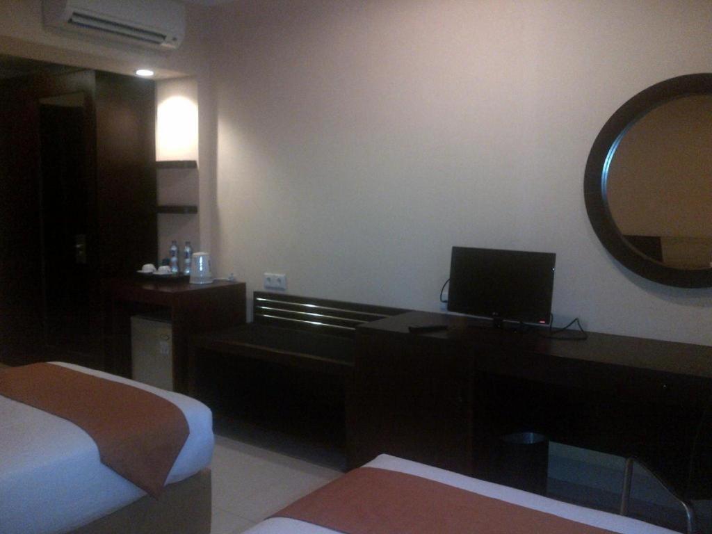 Wonua Monapa Hotel Resort Kendari Extérieur photo
