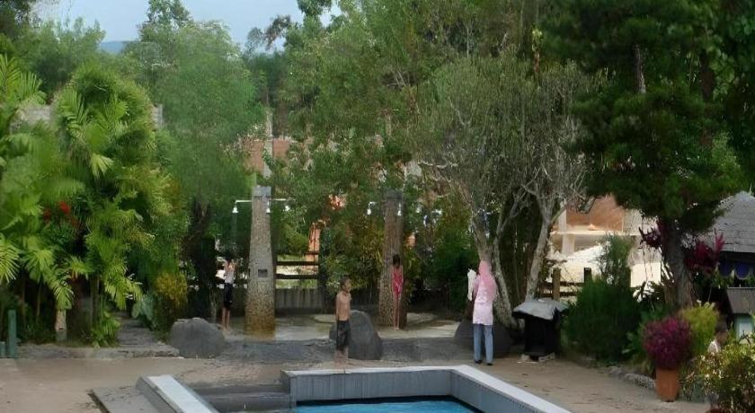 Wonua Monapa Hotel Resort Kendari Extérieur photo