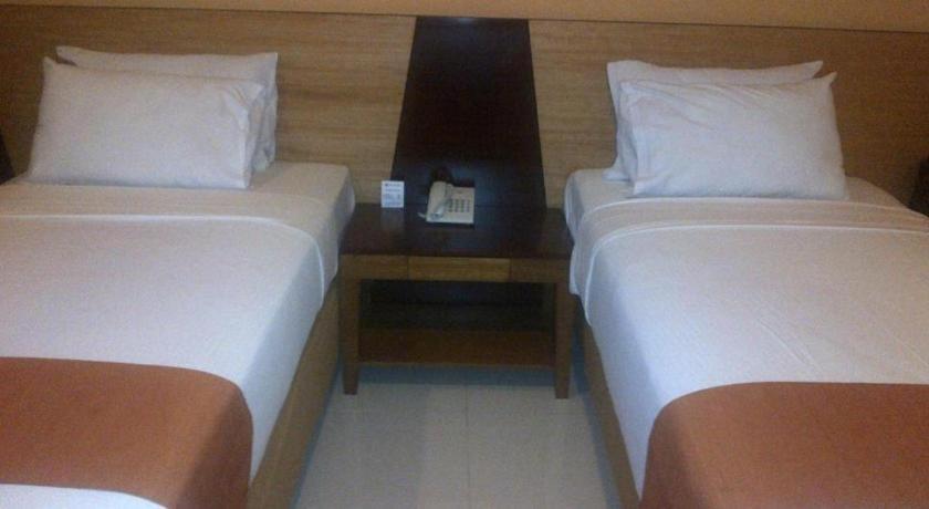 Wonua Monapa Hotel Resort Kendari Extérieur photo