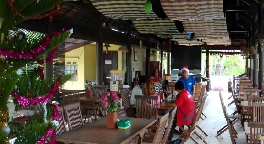Wonua Monapa Hotel Resort Kendari Extérieur photo