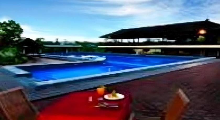 Wonua Monapa Hotel Resort Kendari Extérieur photo