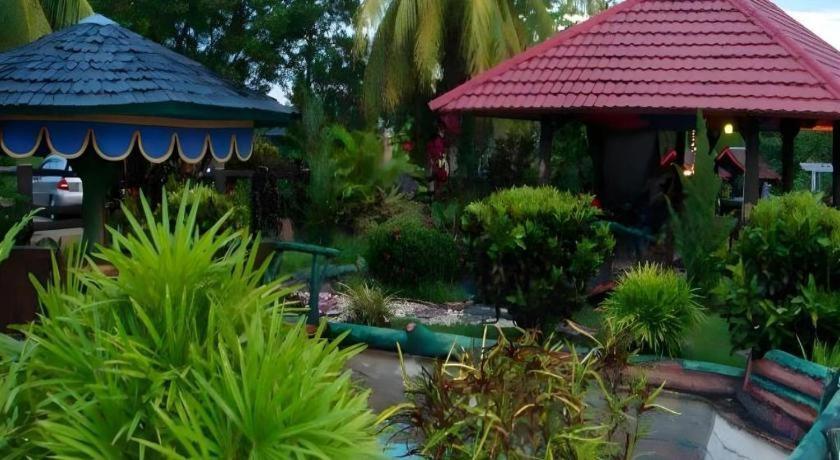 Wonua Monapa Hotel Resort Kendari Extérieur photo