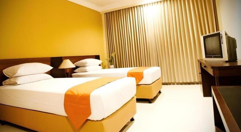 Wonua Monapa Hotel Resort Kendari Extérieur photo