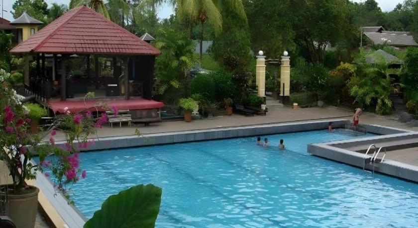 Wonua Monapa Hotel Resort Kendari Extérieur photo