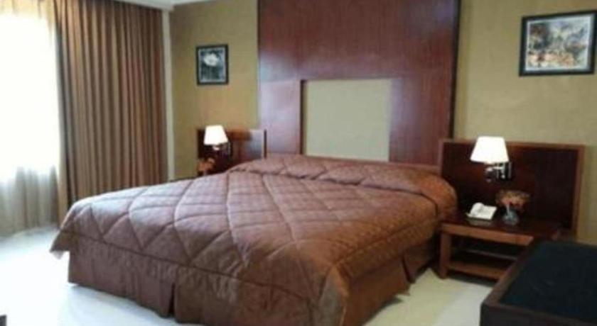 Wonua Monapa Hotel Resort Kendari Extérieur photo