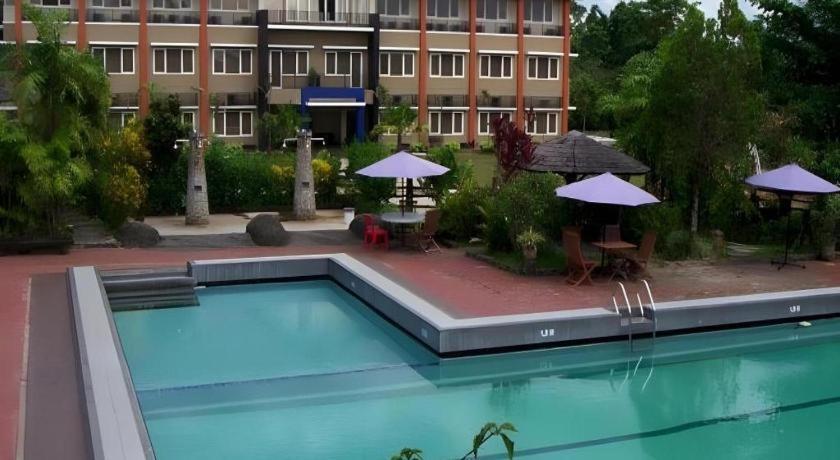 Wonua Monapa Hotel Resort Kendari Extérieur photo