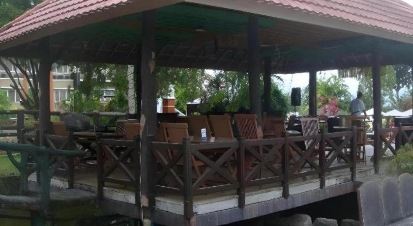 Wonua Monapa Hotel Resort Kendari Extérieur photo