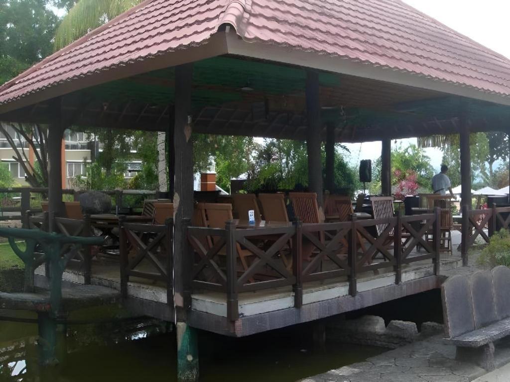 Wonua Monapa Hotel Resort Kendari Extérieur photo
